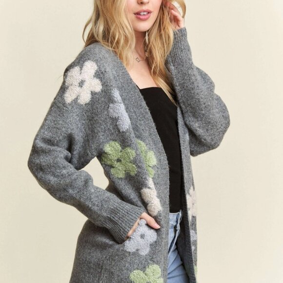 Women's Floral Two-Tone Cardigan with Pockets - Picture 4 of 7